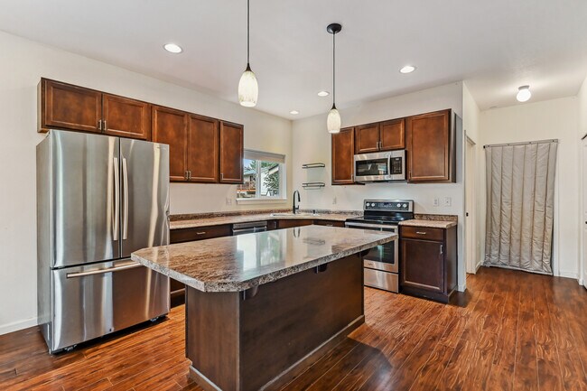 Cocina gourmet - 9306 208th Ave E