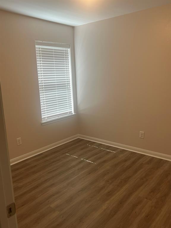 Foto del edificio - 4810 Oak Briar Ln