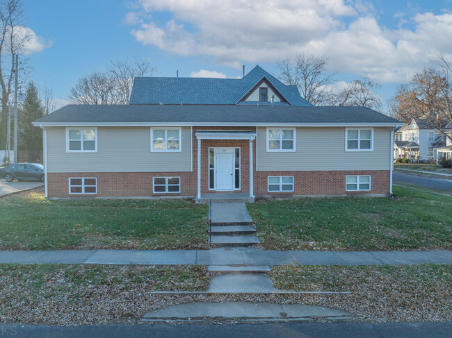 Foto del edificio - 600 S Missouri Ave