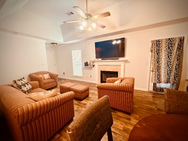 Foto del edificio - 8928 Asheville Dr