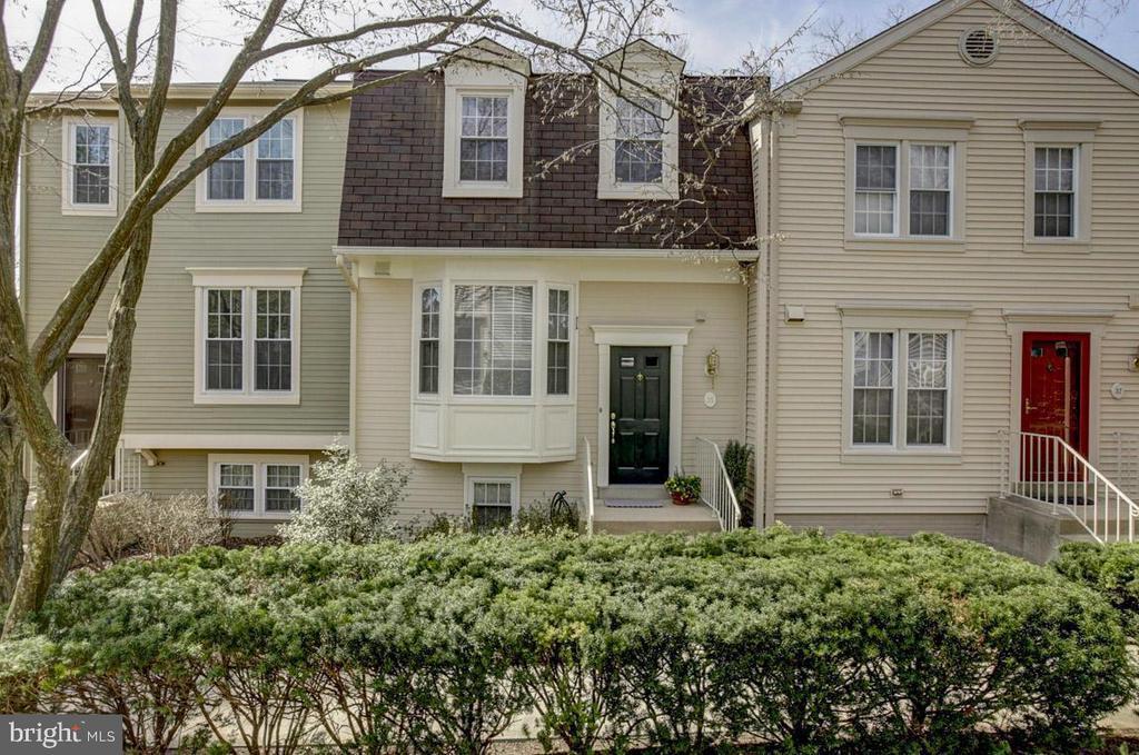 Primary Photo - 35 Fendall Ave