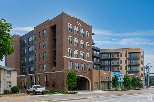 Building Photo - Zang Flats