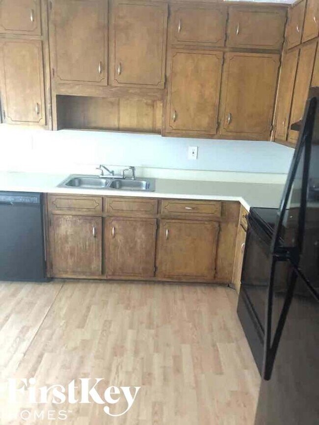 Foto del edificio - 1726 Ridgeway Dr