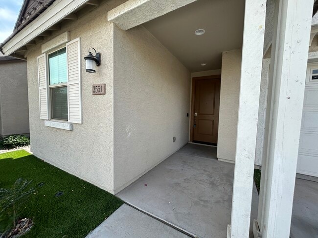 Building Photo - 2551 E Pelican Dr