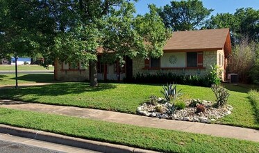 Building Photo - 1806 Cherry Orchard Dr