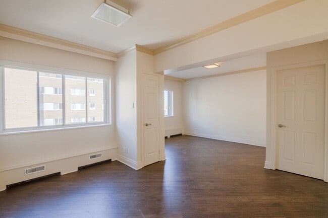 Building Photo - 3421 Drummond