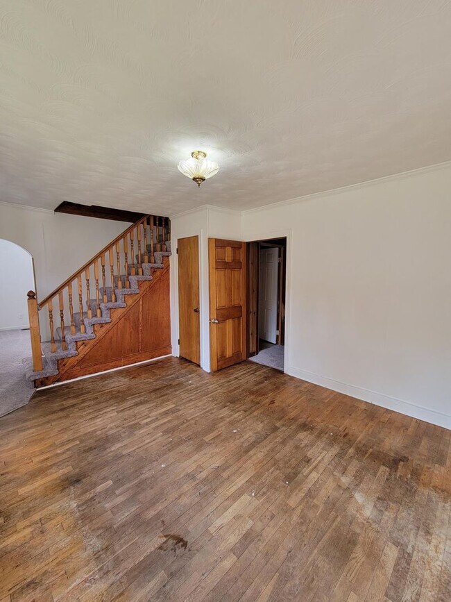 Foto del edificio - Spacious 5 Bedroom Home in Ashland, VA