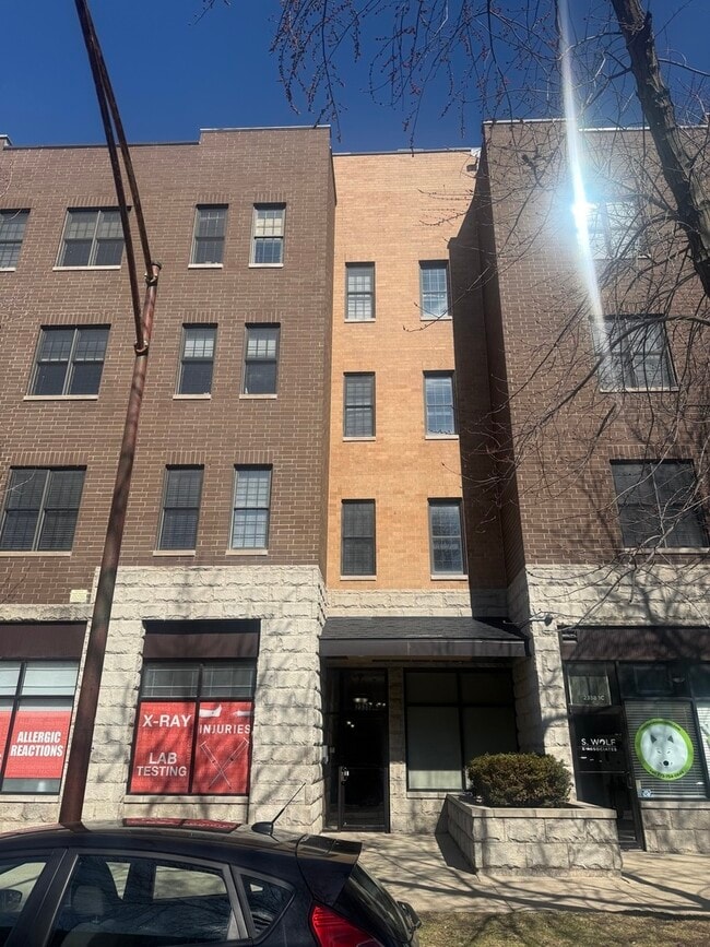 Building Photo - 2338 W Morse Ave