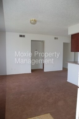 Building Photo - 8015 Cambridge Cir