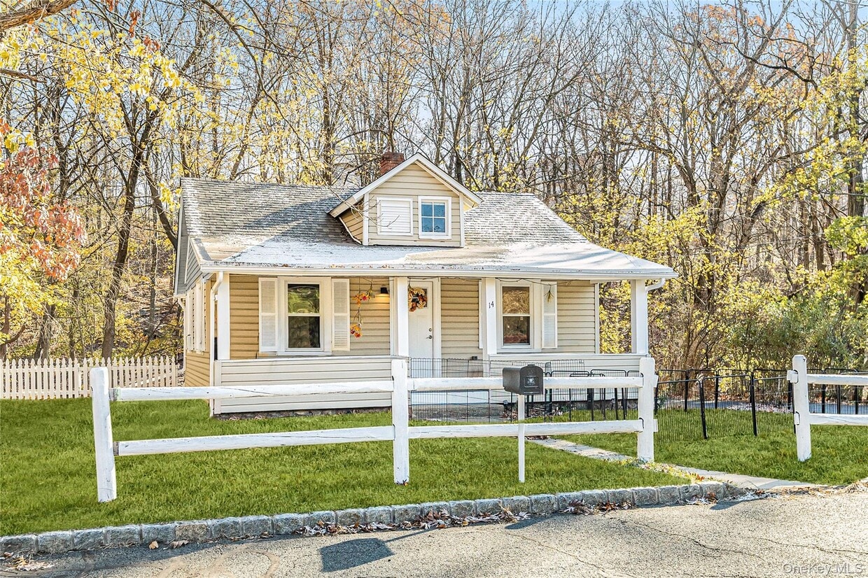 Primary Photo - 14 Bedford Ln