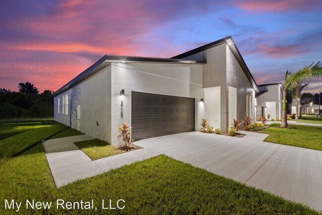 Building Photo - 4 br, 2 bath House - 318 Royal Palm Way