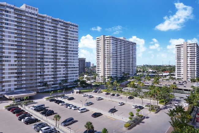 Building Photo - 1950 S Ocean Dr
