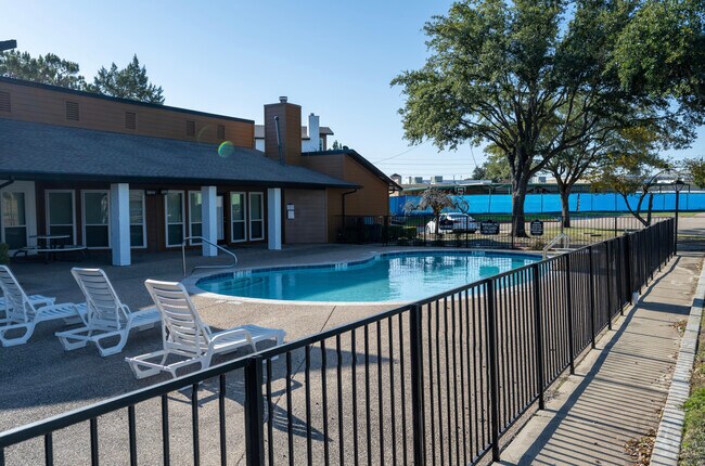 Foto del edificio - Eagle Creek Landing Apartments