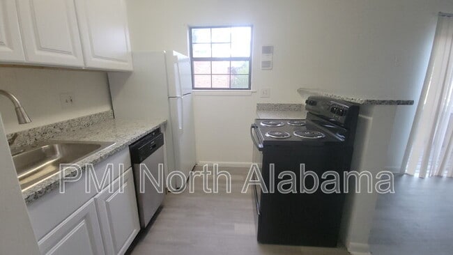 Foto del edificio - 4916 Cotton Row NW