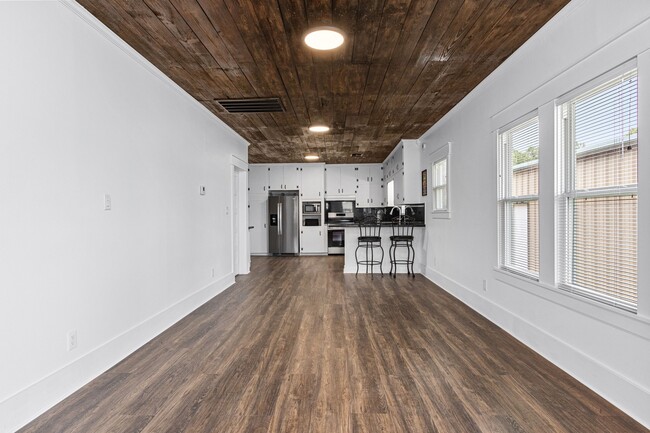 Building Photo - 1138 Fannin St