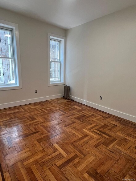 Building Photo - 486 E 95th St