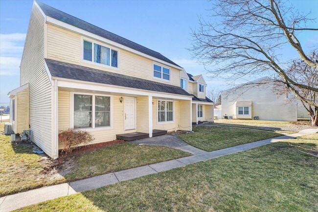 Building Photo - 2 BED / 2 BATH TOWNHOUSE IN DEVONSHIRE WIT...