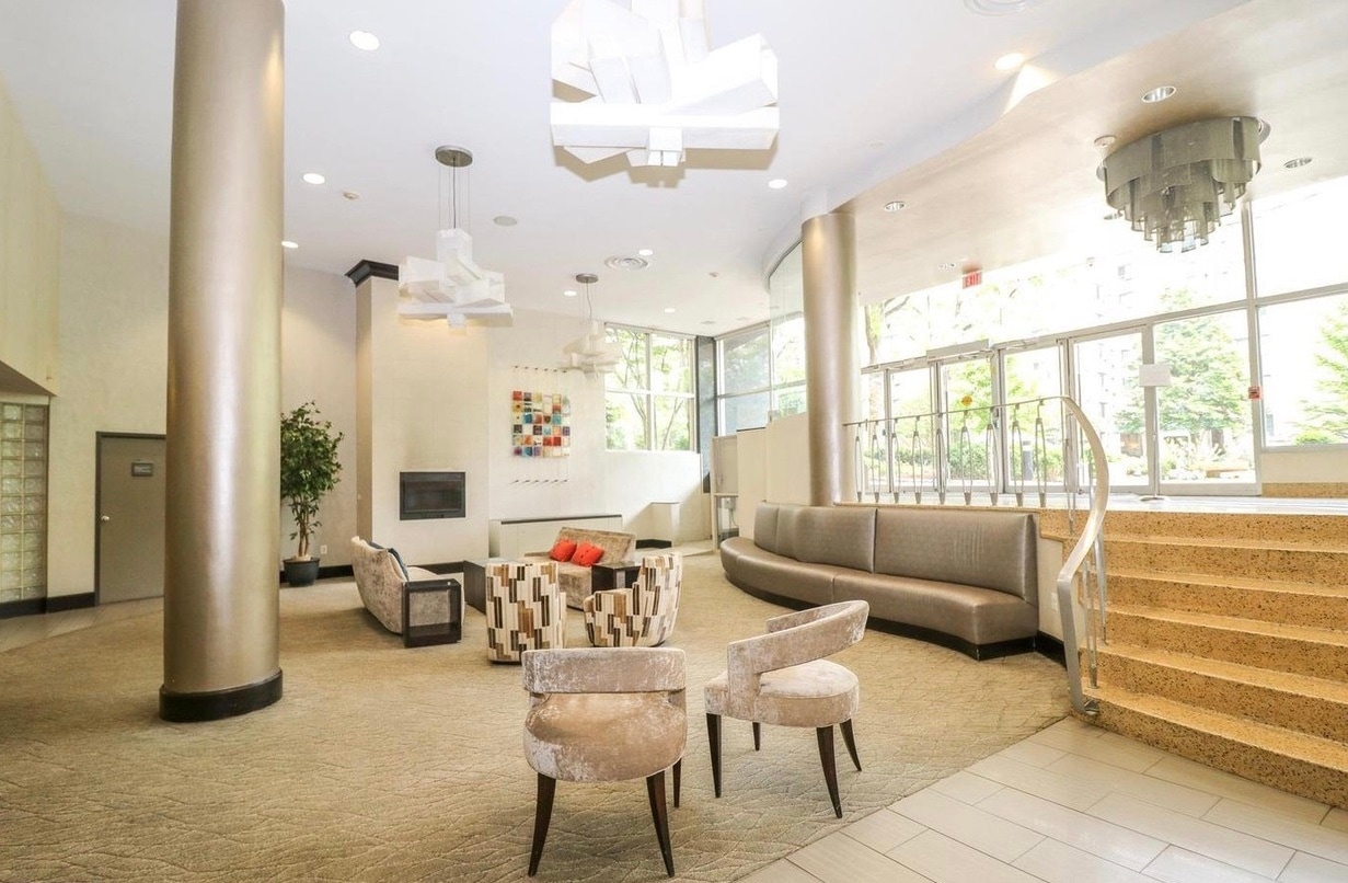 Building lobby, 24hr front desk - 4600 Connecticut Ave NW