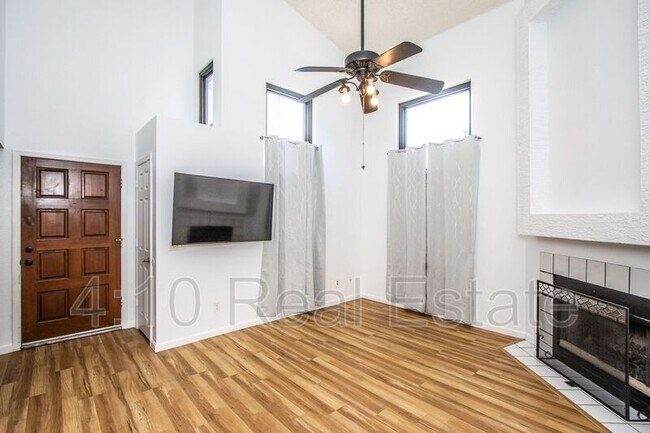 Building Photo - 1718 S Longmore St
