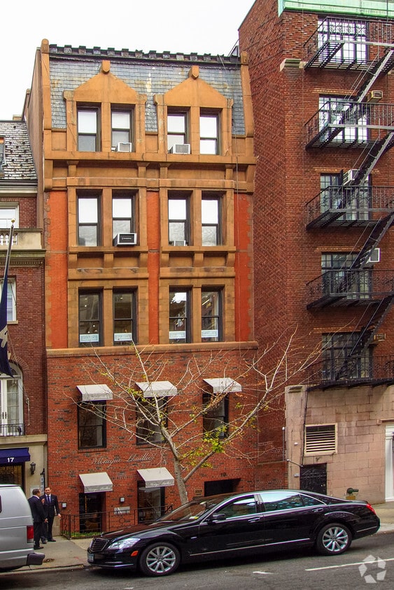 Building Photo - 19 E 71st St