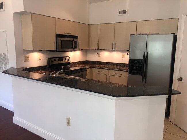 2550 SW 18th Terrace Unit 16 photo'