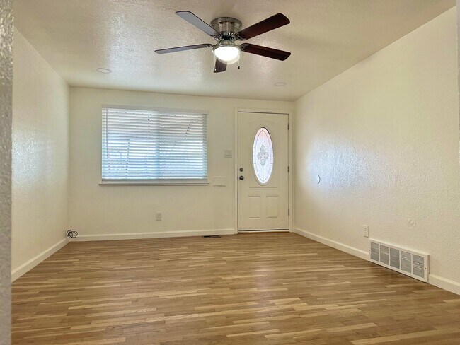 Foto del edificio - 624 Winona Ct