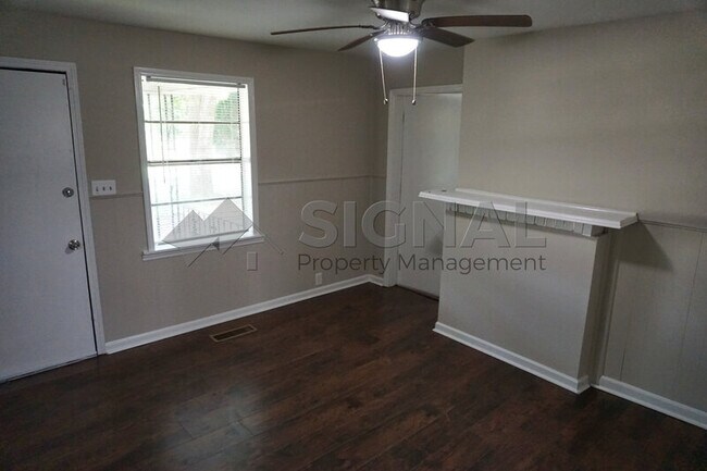 Building Photo - 215 8th St NE
