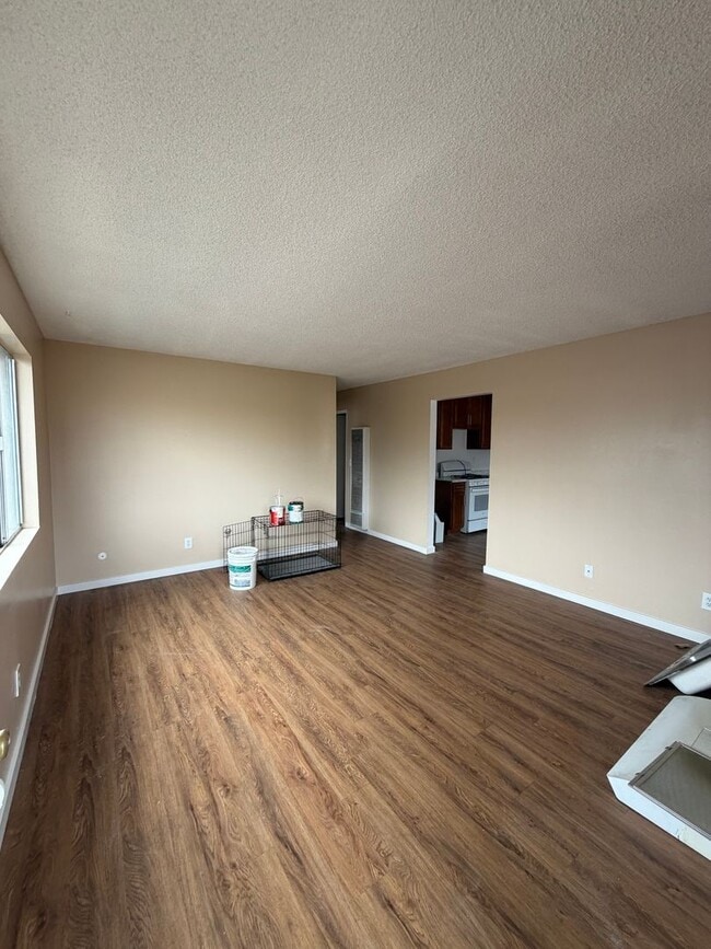 Foto del edificio - 3068 E Gage Ave