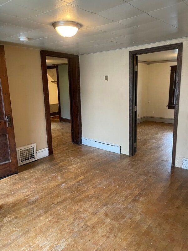 Building Photo - 504 Tayco St