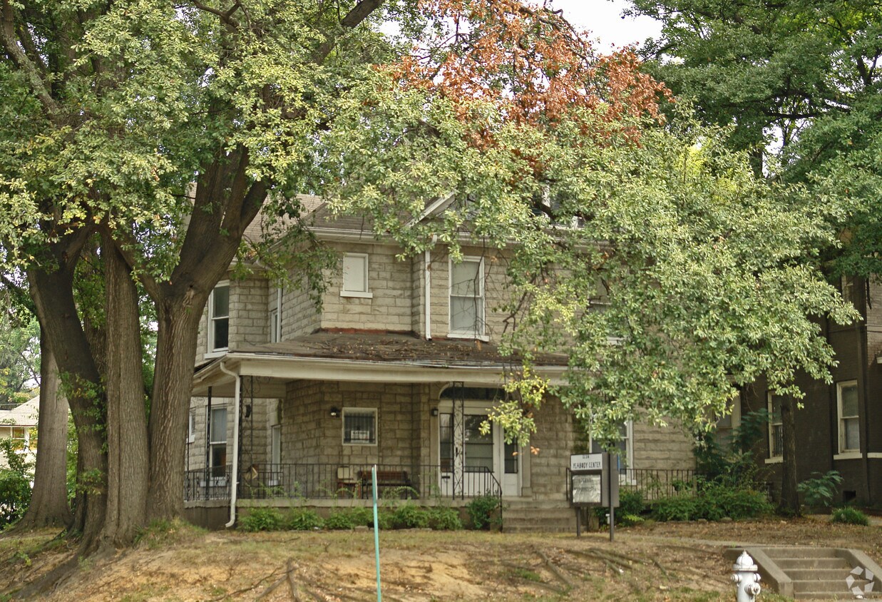 Foto del edificio - 1156 Peabody Ave