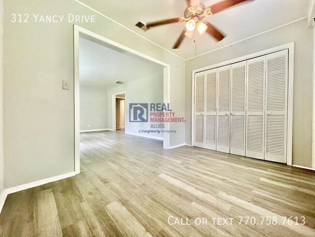 Building Photo - 312 Yancy Dr SE