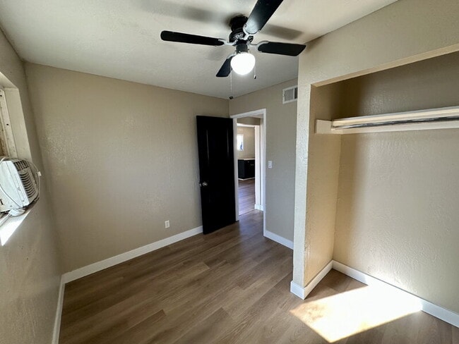 Foto del edificio - 372 W Northern Ave