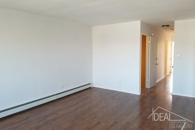 Foto del edificio - 72-15 Ditmars Blvd