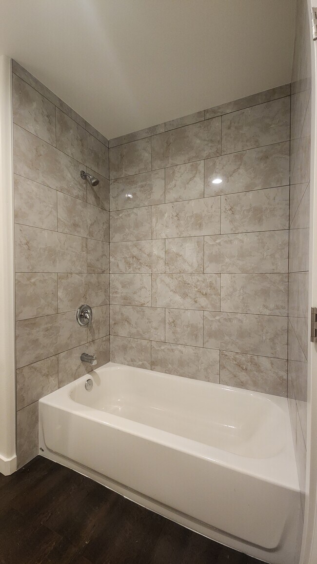 Foto del edificio - 4609 E C St