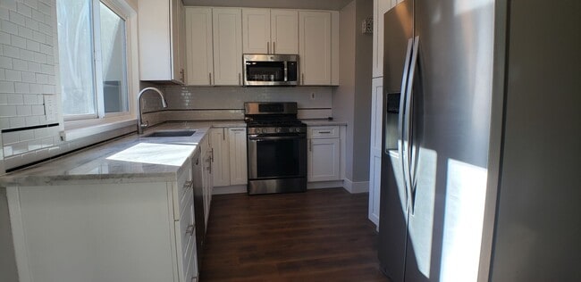 Building Photo - Freshly remodeled 3 bedroom, 1 bath home