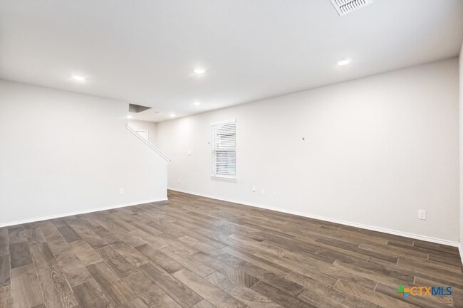 Building Photo - 2432 Ayers Dr