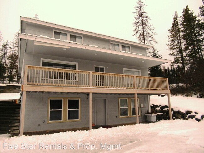 Building Photo - 4 br, 2.5 bath House - 400 W 10th Street