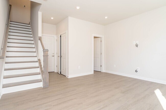 Foto del edificio - Newly Built 3 Bed 3 full Bath 2 half Bath ...