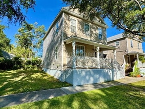 Building Photo - 921 N 5th Ave