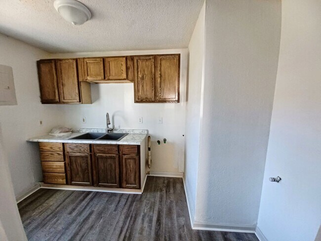 Building Photo - Cute 2 bedroom, 1 bath home on South side