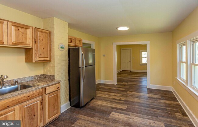 Foto del edificio - 15464 Kings Hwy