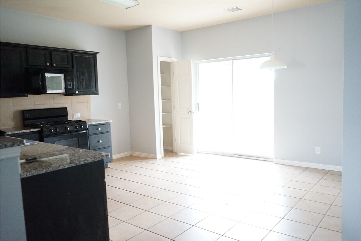 Foto del edificio - 10710 Barker View Dr