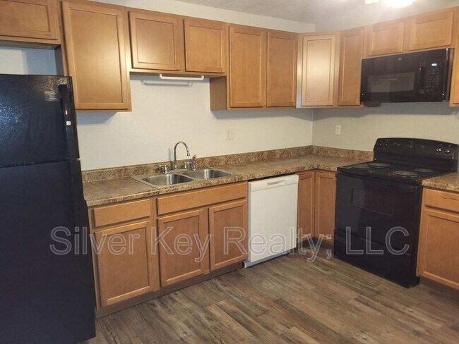 Foto del edificio - 223 Lakewood Subdivision Rd