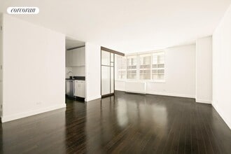 Building Photo - 161 W 61st St