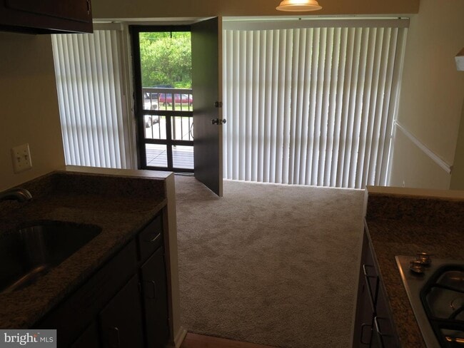 Building Photo - 4967 Americana Dr
