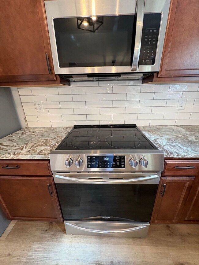 Foto del edificio - 4 Bedroom 2.5 Bath Home in Woodruff Near B...