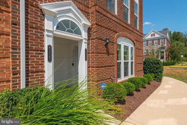 Foto del edificio - 42849 Burrell Square