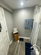 Building Photo - 2118 N Avers Ave