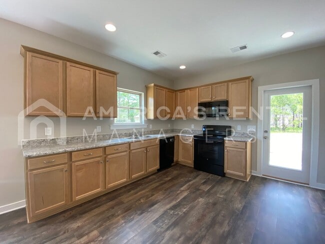 Building Photo - DEPOSIT PENDING! Home for Rent in Lincoln,...
