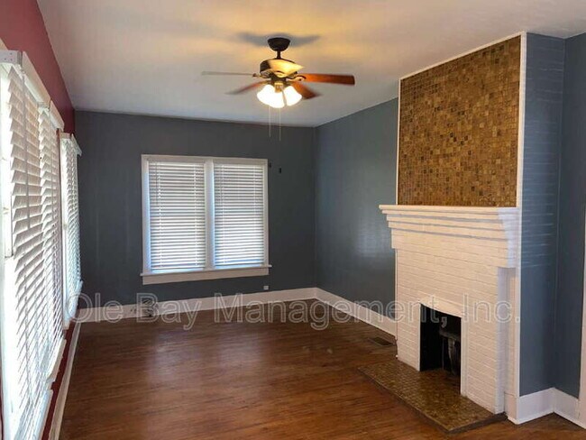 Building Photo - 2153 Dauphin St